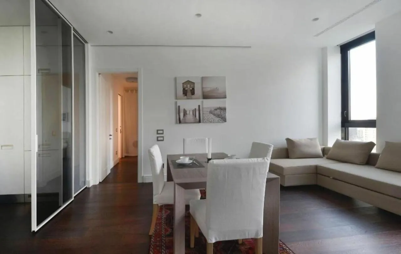 Liberazione - Solaria By Halldis Milão Apartamento
